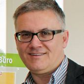 Portrait &Uuml;mit  Karaarslan